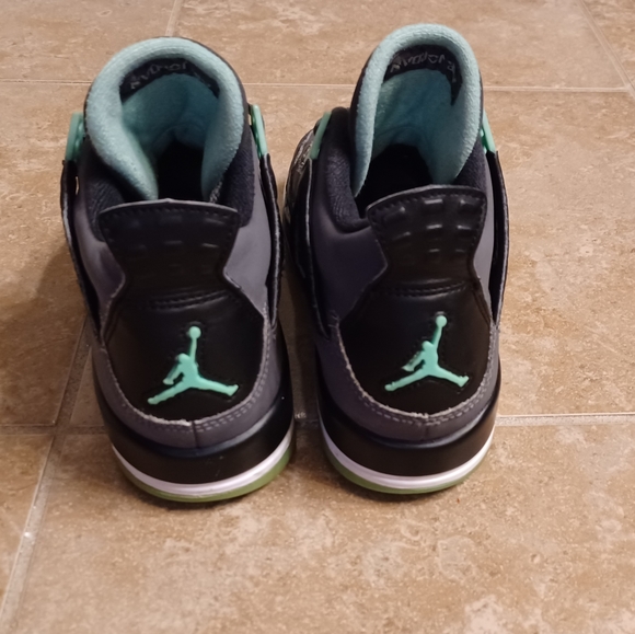 Custom Air Jordan 4 Retro Green Glow (5Y) equivalent to women's size( 7) - Picture 5 of 8